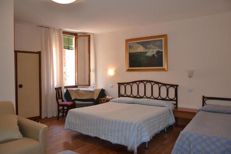 Canada Hotel - Oda