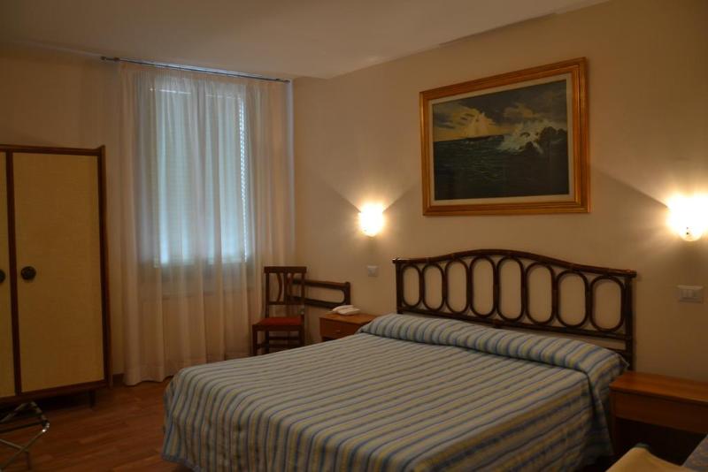Canada Hotel - Oda