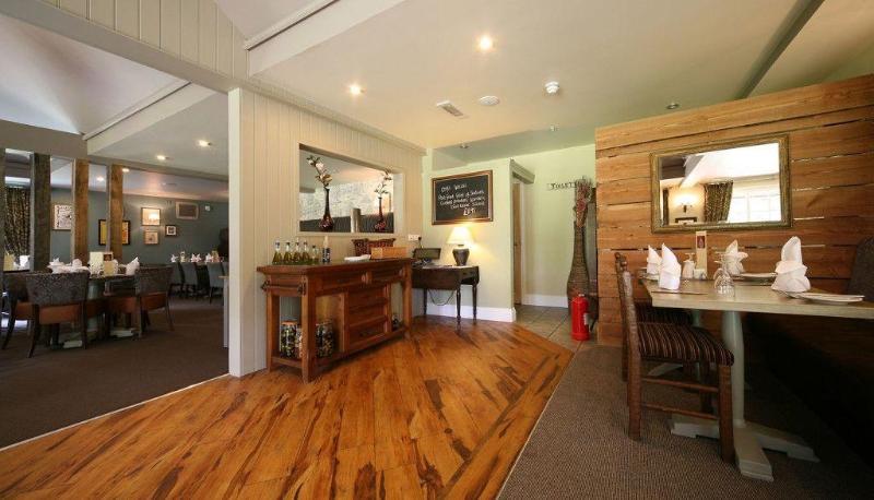 The Dewdrop Inn - Lobi