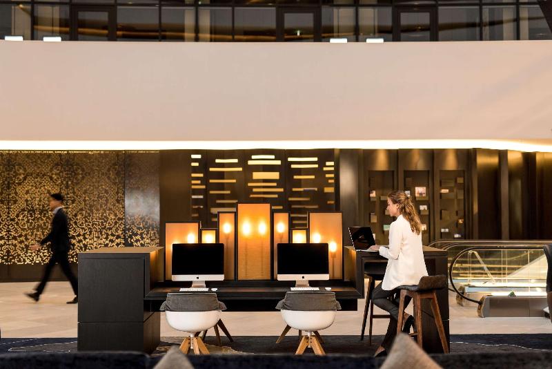 Hilton Amsterdam Airport Schiphol - Lobi