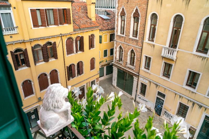 Palazzo Sanluca - Oda