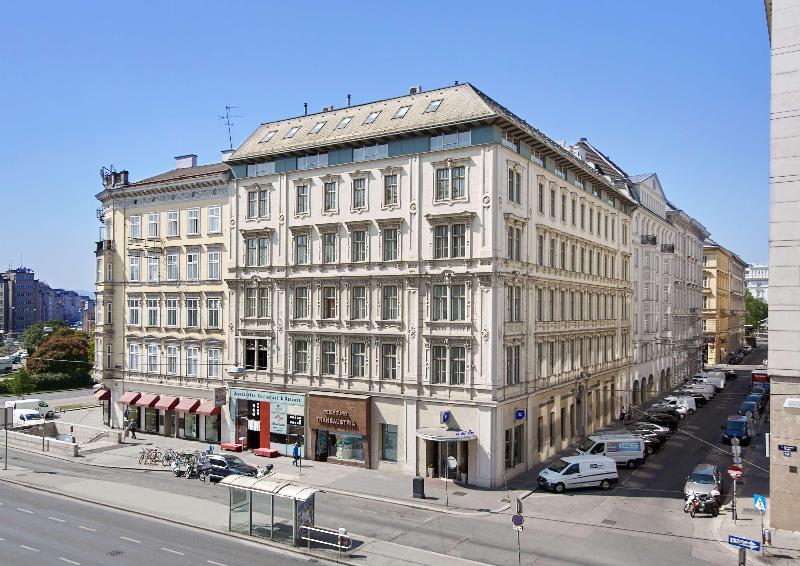 Living Hotel an der Oper by Derag - Genel