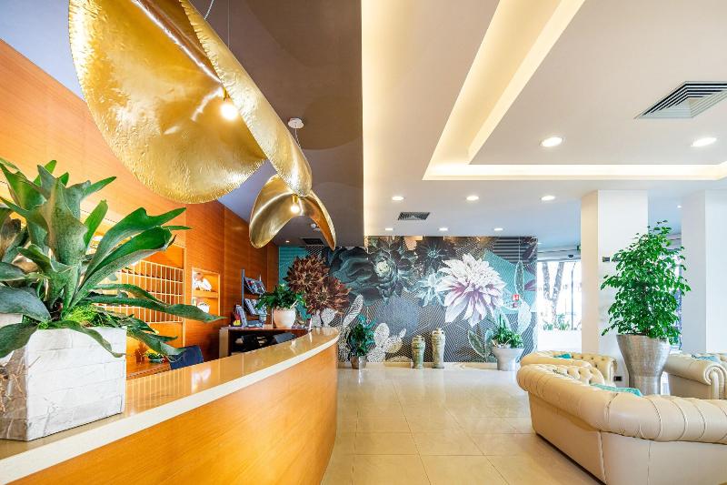 Hotel Parigi - Lobi