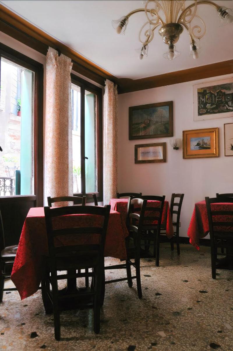 Ai Bareteri - Restoran
