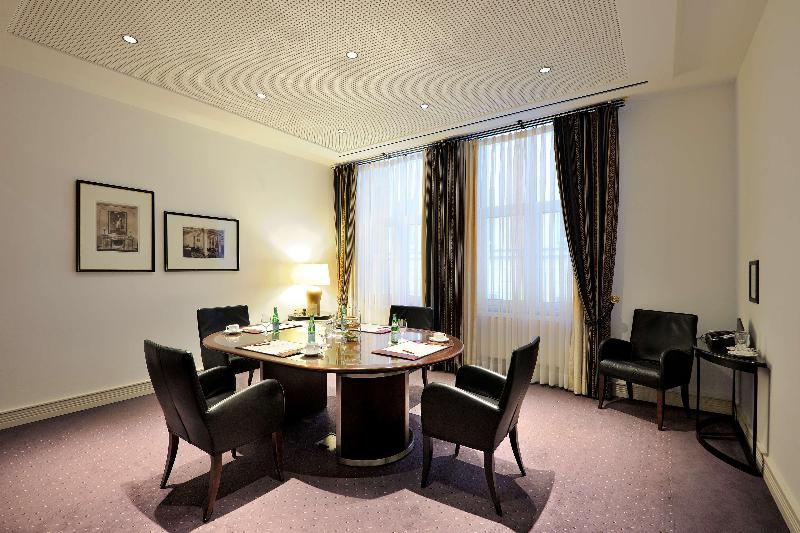 Kastens Hotel Luisenhof - Toplantı