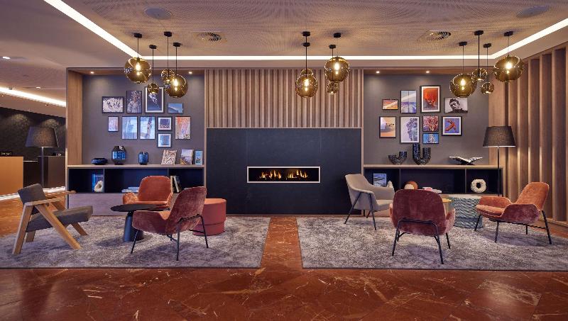 DoubleTree by Hilton Hannover Schweizerhof - Lobi