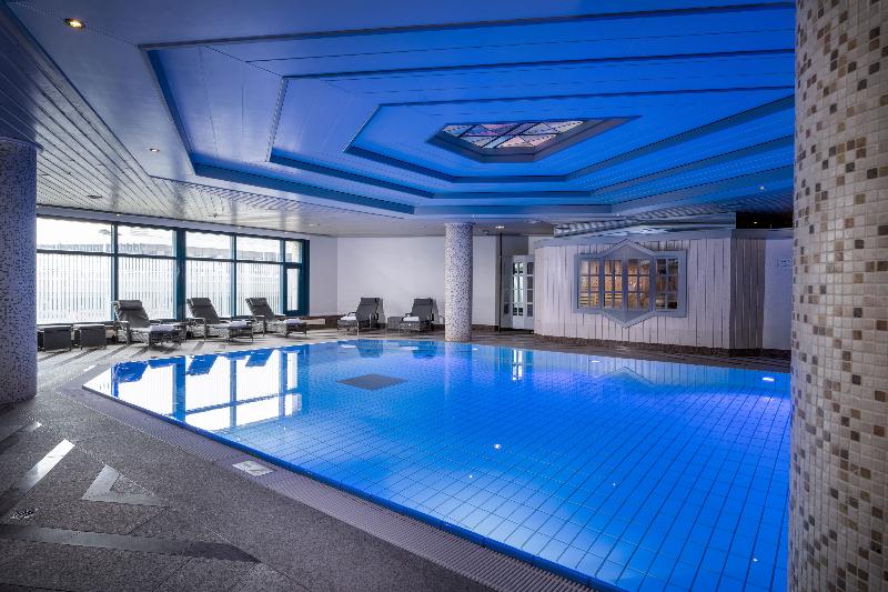 Maritim Airport Hotel Hannover - Havuz