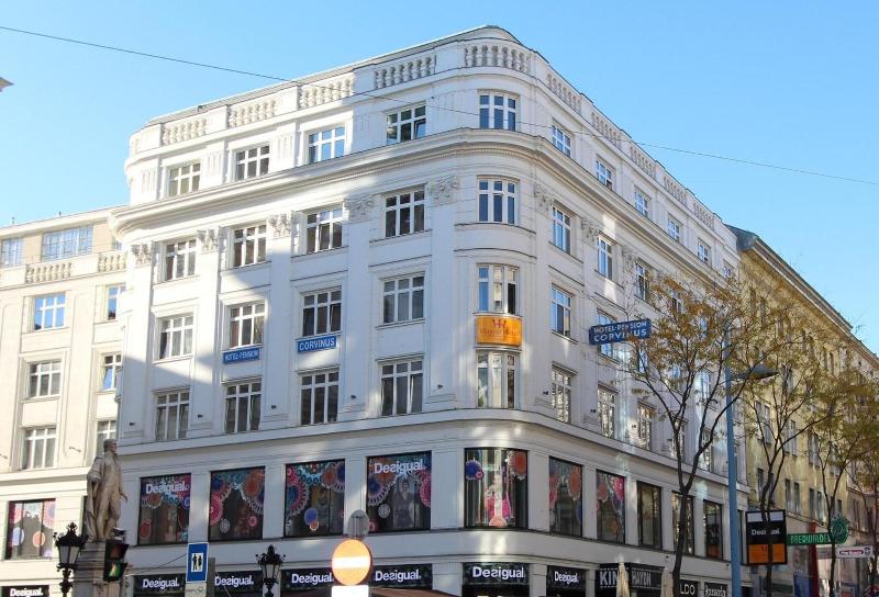 Corvinus Pension - Genel