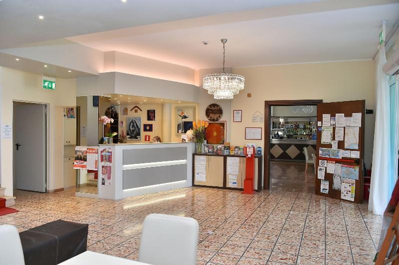 Hotel Golf - Lobi