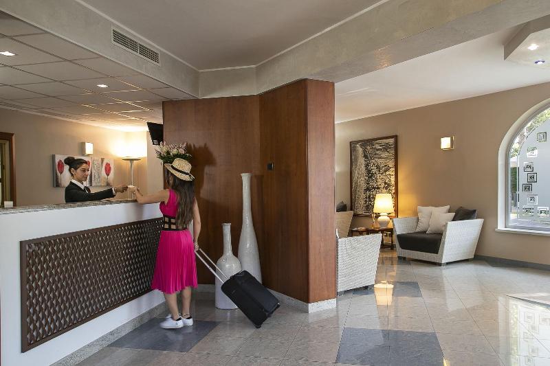 Park Hotel Ermitage - Lobi