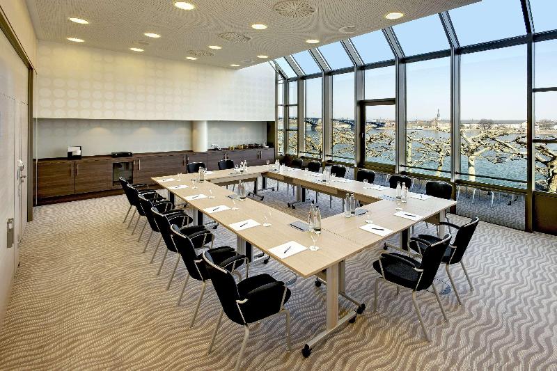Hilton Mainz - Genel