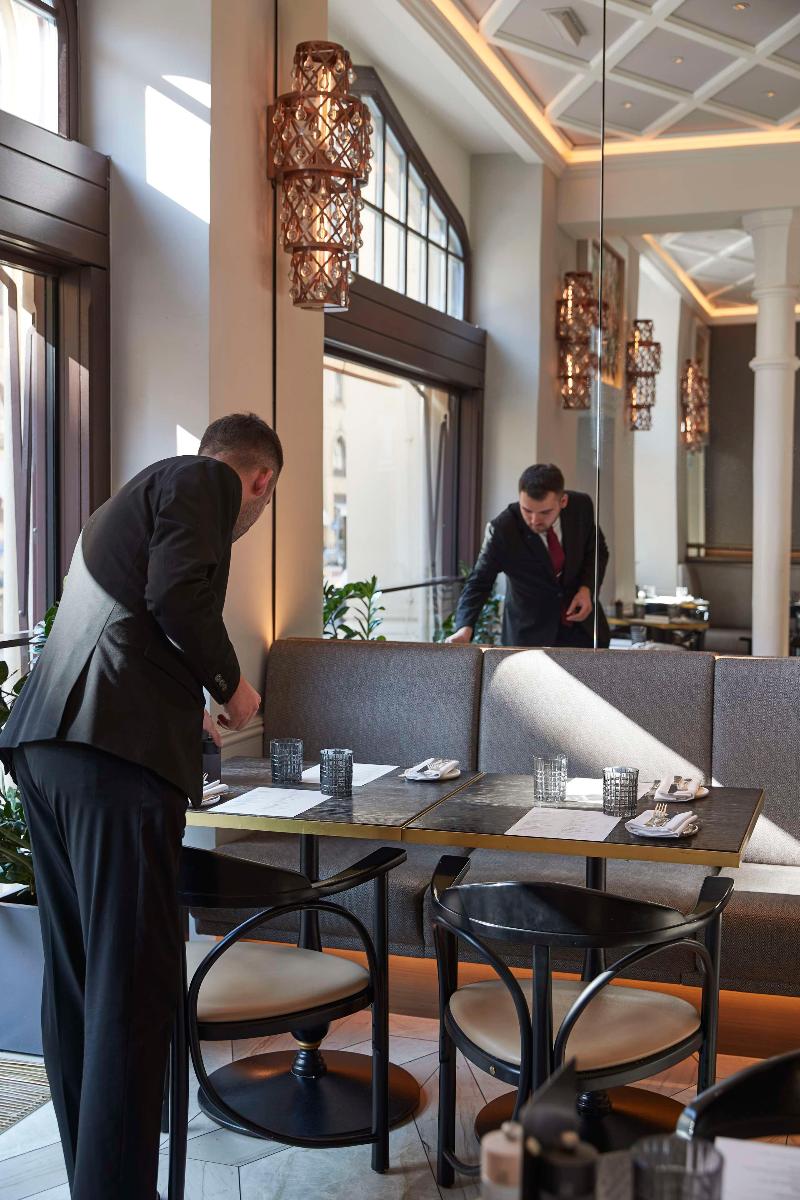 Vier Jahreszeiten Kempinski Munchen - Restoran