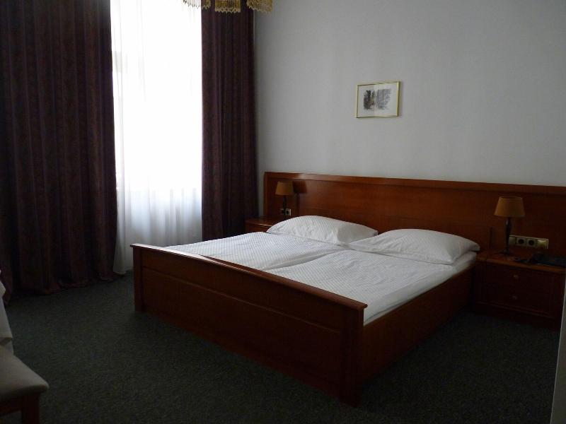 Hotel Pension Lumes self check in - Oda