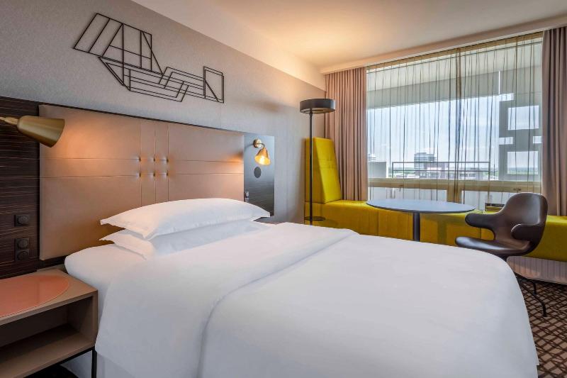 Sheraton Munich Arabellapark - Oda