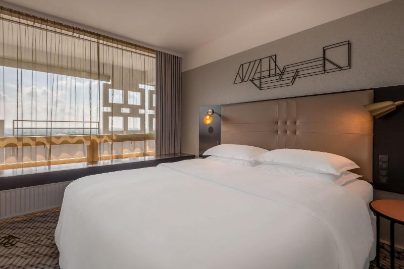 Sheraton Munich Arabellapark - Oda