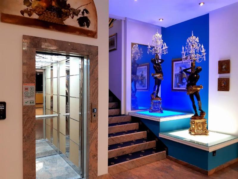 Family Hotel Alexander - Lobi