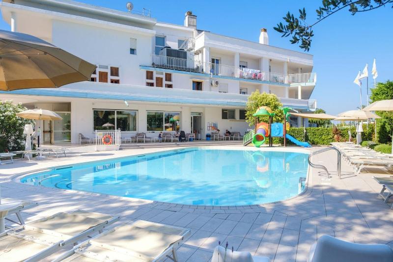 Family Hotel Alexander - Genel