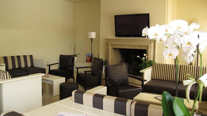 Hotel Romeo - Lobi