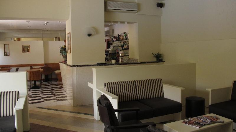 Hotel Romeo - Lobi