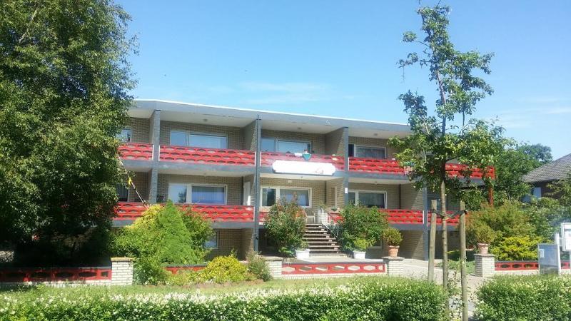 Strandhof - Genel